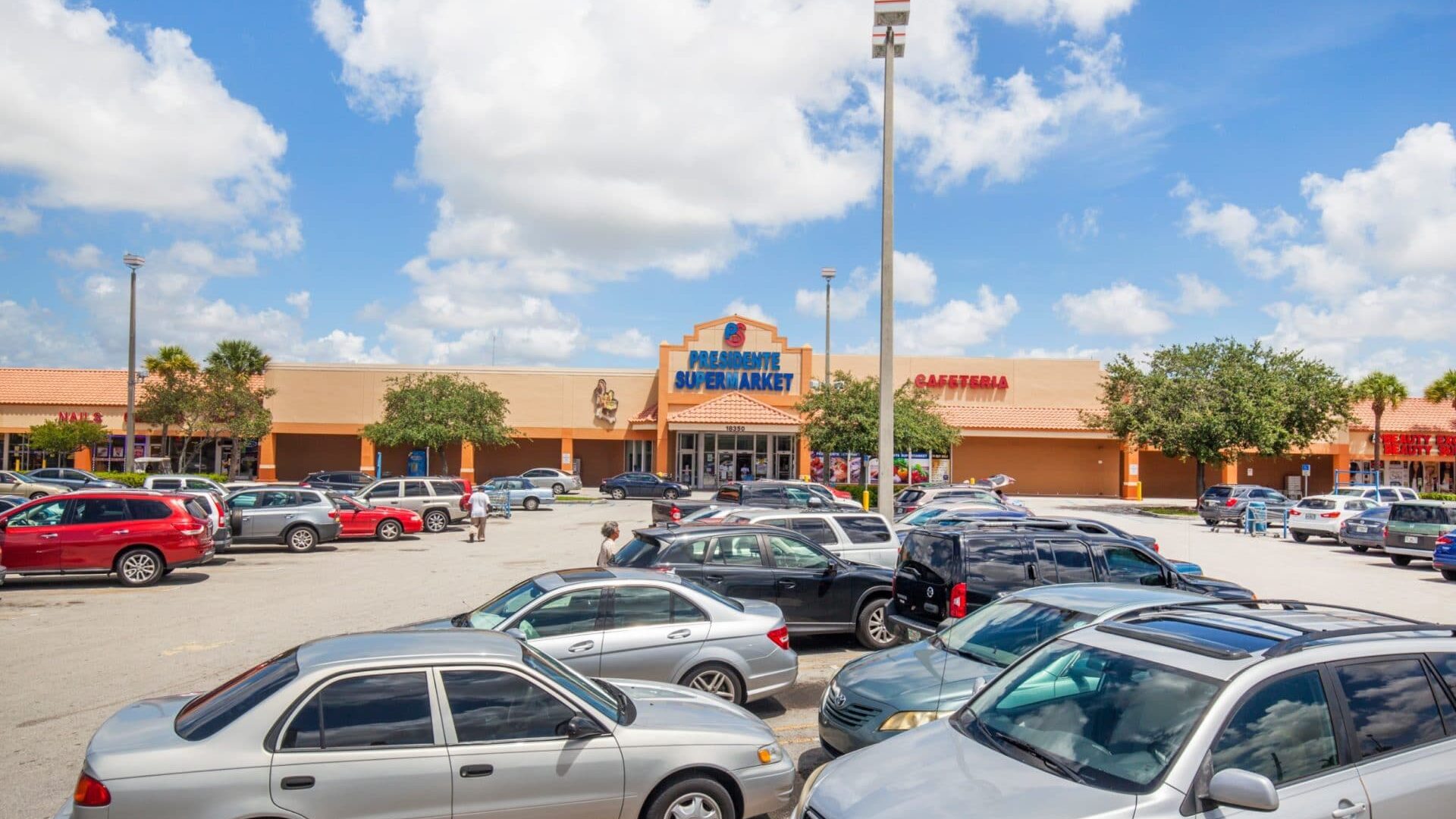 Shopping Center Owners Focus on Pursuing ‘Internet-Resistant’ Tenants